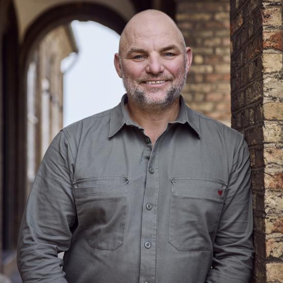 På billedet ses forfatter Anders Ibsen.