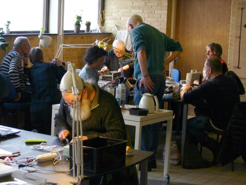 Repaircafé. Billede stillet til rådighed af Repair Cafeerne i Danmark